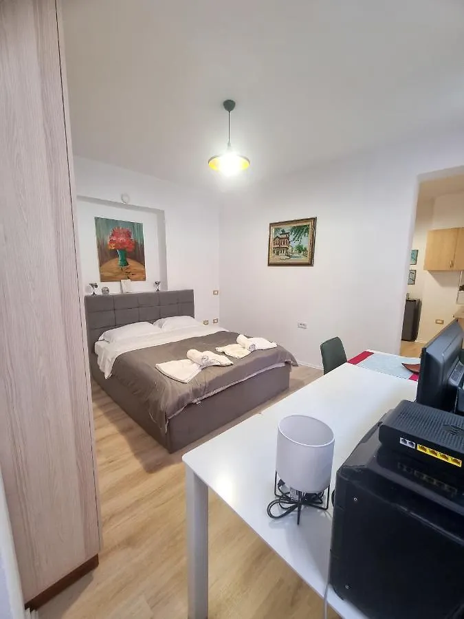 Cozy Apartment In City Center Tirana