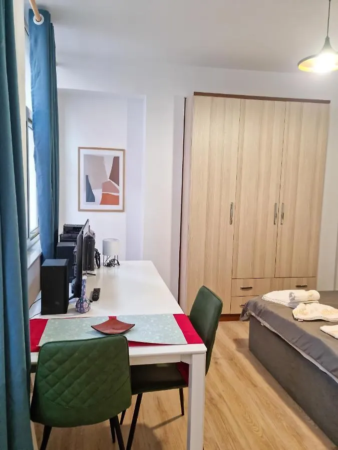 Cozy Apartment In City Center Tirana