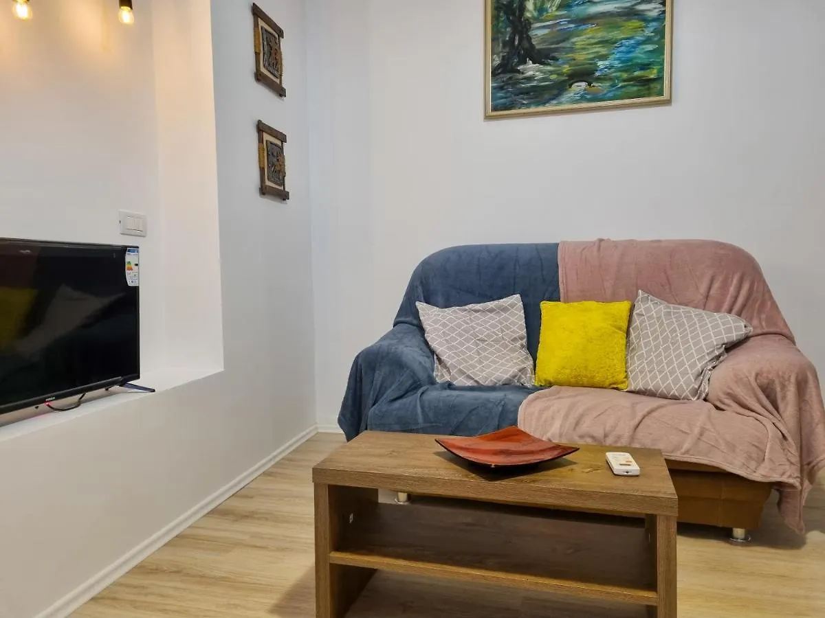 Cozy Apartment In City Center Tirana