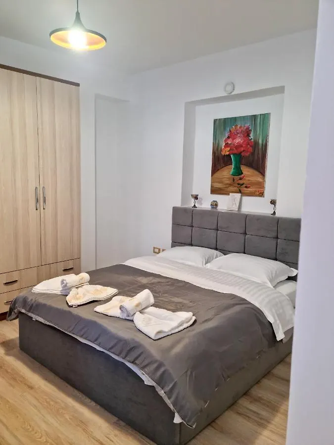 Cozy Apartment In City Center Tirana